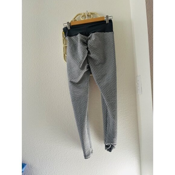 CLS Sports Wear Booty Scrunch Sz L - Picture 6 of 7